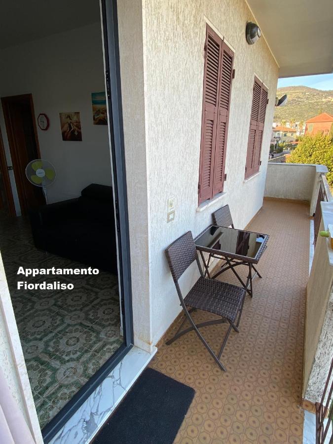 I Fiori Di Pietra Aparthotel Pietra Ligure Exterior photo